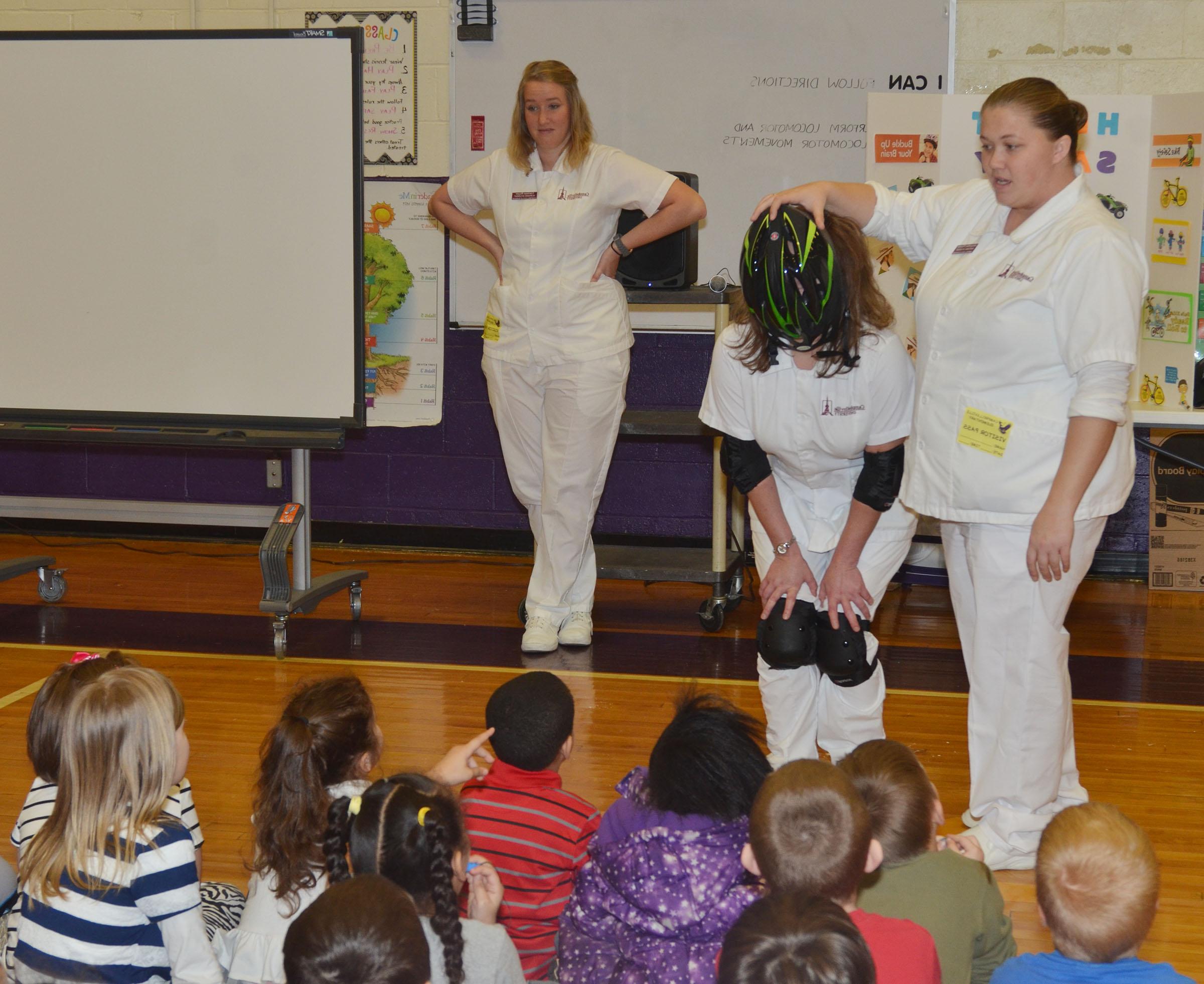 nurses teaching students